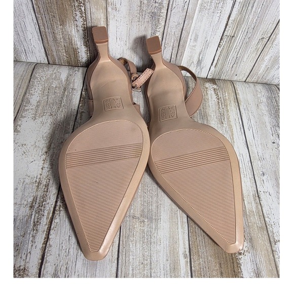 Naturalizer Nude Beige Leather Pointed Toe Slingback Flared Kitten Heels Pump 7W - Picture 5 of 10